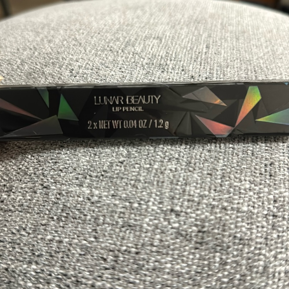 Lunar beauty lip pencil NEW! 🔥🔥🔥